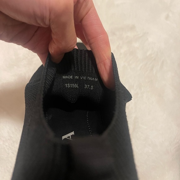 Prada shoes size 37.5 worn 2x - Picture 4 of 6